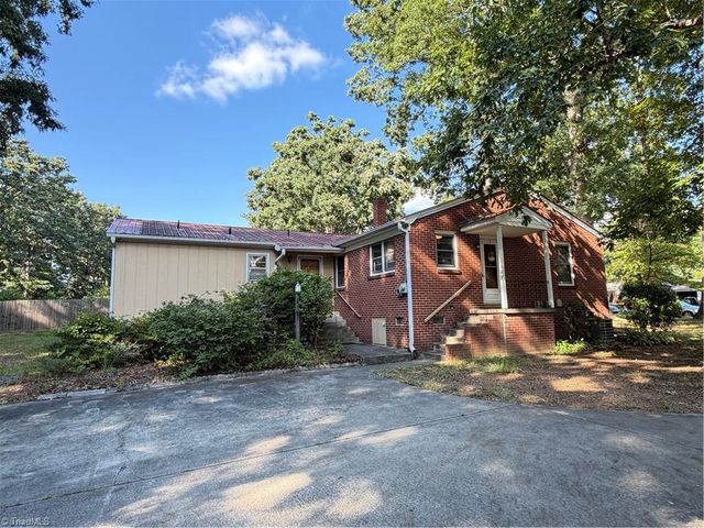 16 Vivian Street, Thomasville, NC 27360