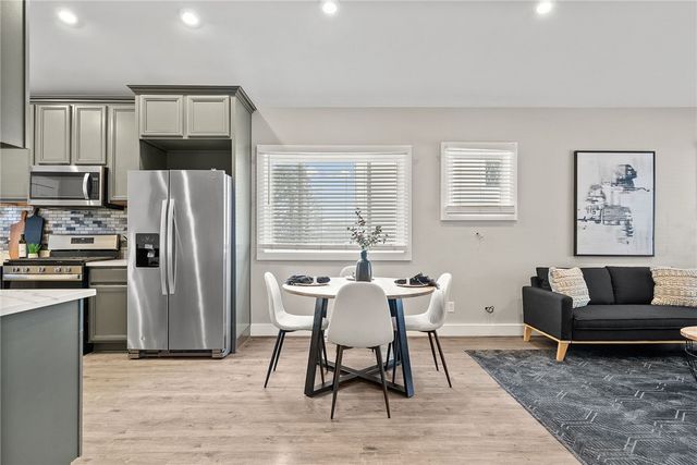 2652 Ivyglen St, Overbrook, PA 15227