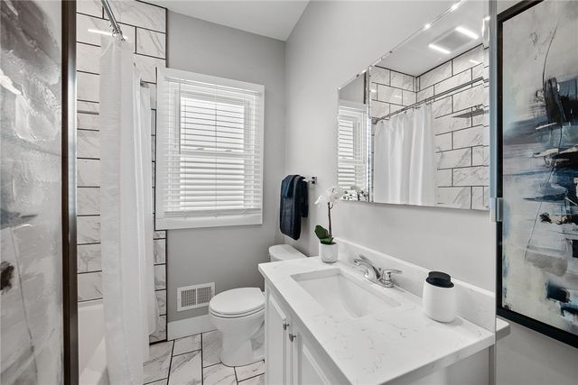 2652 Ivyglen St, Overbrook, PA 15227