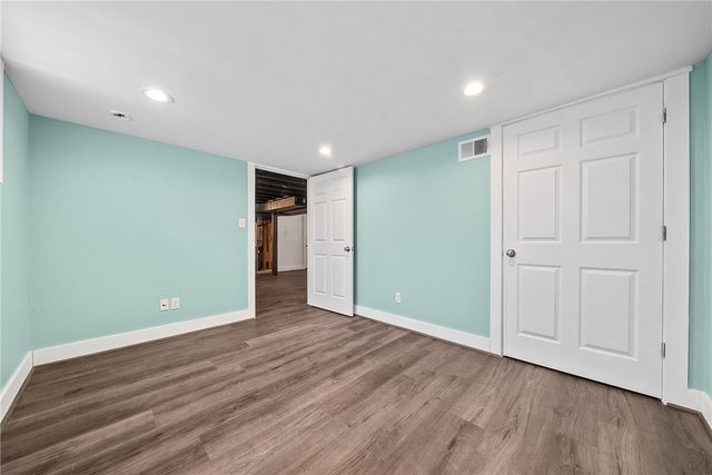 2652 Ivyglen St, Overbrook, PA 15227