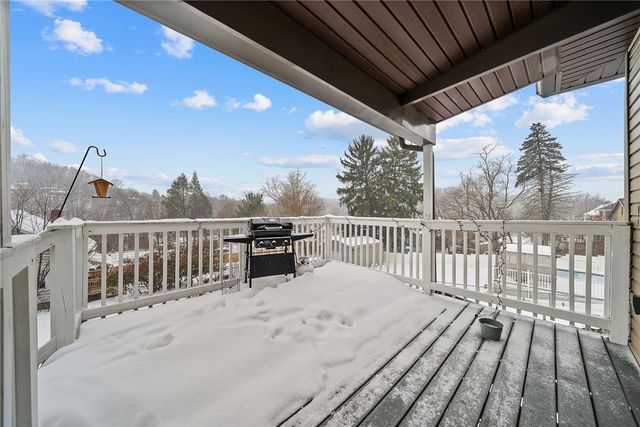 2652 Ivyglen St, Overbrook, PA 15227