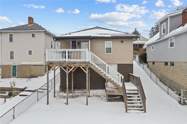 2652 Ivyglen St, Overbrook, PA 15227