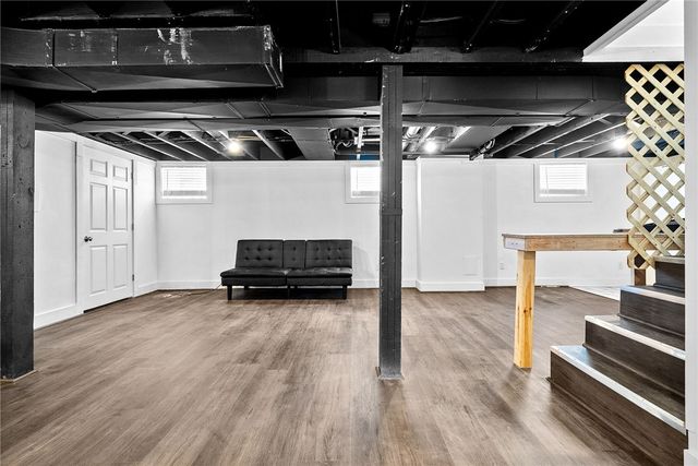 2652 Ivyglen St, Overbrook, PA 15227