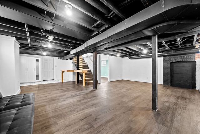 2652 Ivyglen St, Overbrook, PA 15227