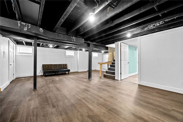 2652 Ivyglen St, Overbrook, PA 15227