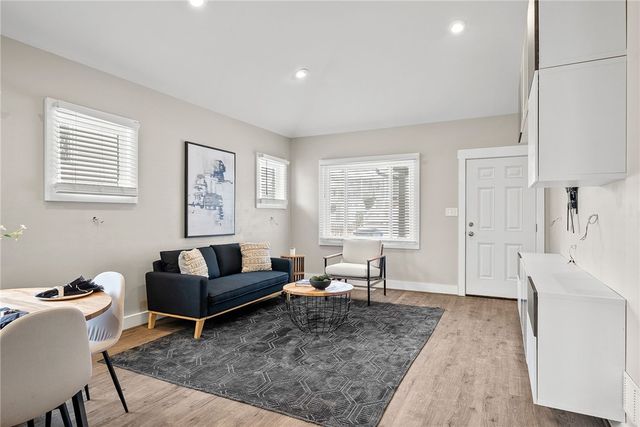 2652 Ivyglen St, Overbrook, PA 15227