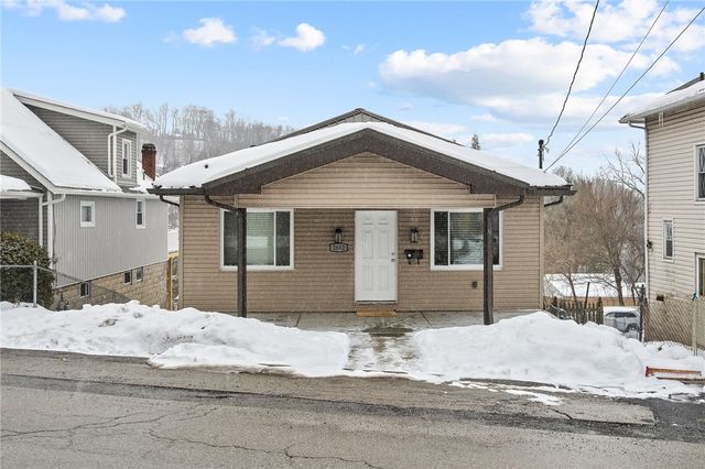 2652 Ivyglen St, Overbrook, PA 15227