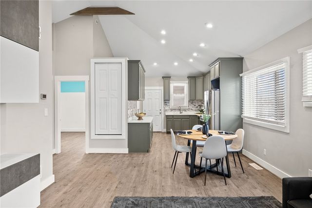 2652 Ivyglen St, Overbrook, PA 15227