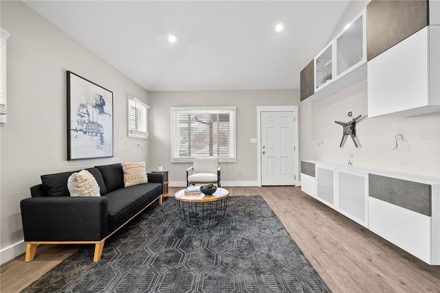 2652 Ivyglen St, Overbrook, PA 15227