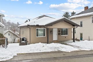 2652 Ivyglen St, Overbrook, PA 15227