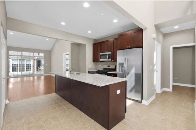 711 Verandah Drive, Hanover Park, IL 60133