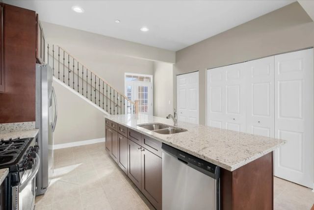711 Verandah Drive, Hanover Park, IL 60133