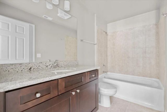 711 Verandah Drive, Hanover Park, IL 60133