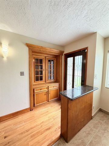10319 Dunvegan Way, Houston, TX 77013