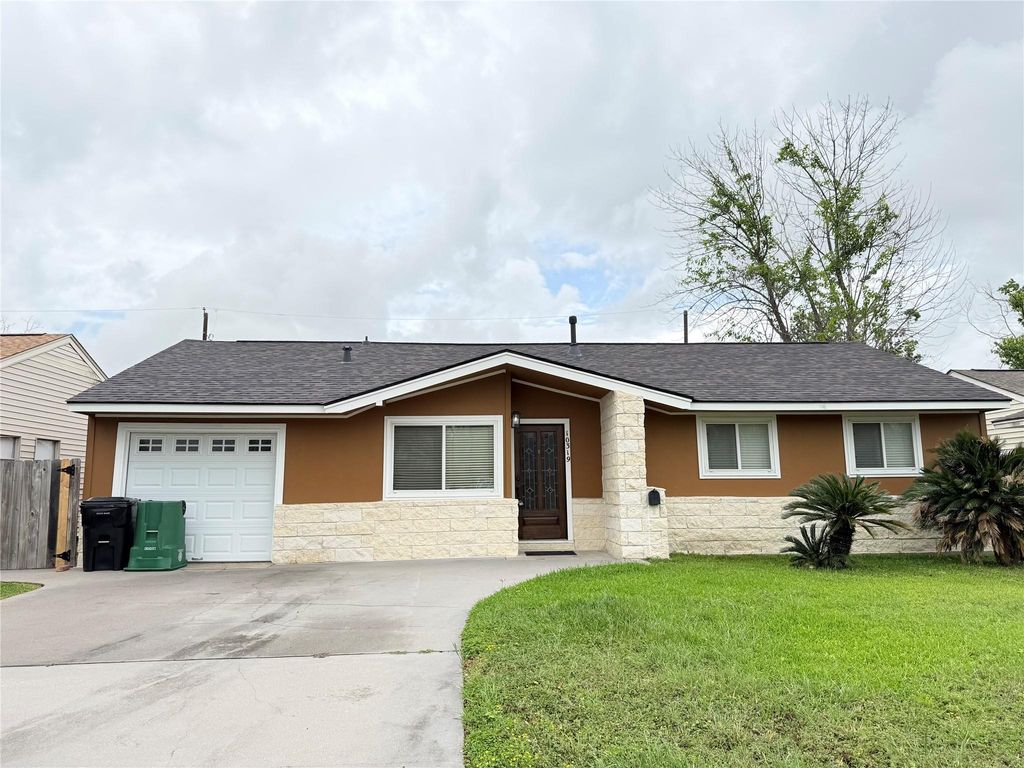 10319 Dunvegan Way, Houston, TX 77013