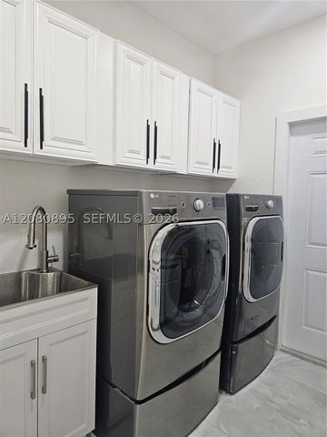 907 21st St, West Palm Beach, FL 33407