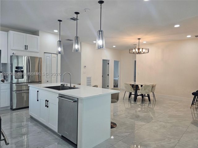 907 21st St, West Palm Beach, FL 33407