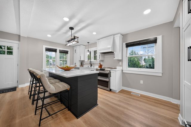 5301 Ewing Avenue S, Minneapolis, MN 55410