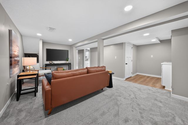 5301 Ewing Avenue S, Minneapolis, MN 55410