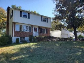 1696 Liberty St, Braintree, MA 02184