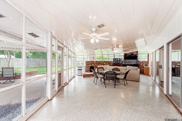 9524 E Van Pl, Baton Rouge, LA 70815
