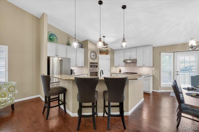16129 Amber Vista Drive, Ellisville, MO 63021