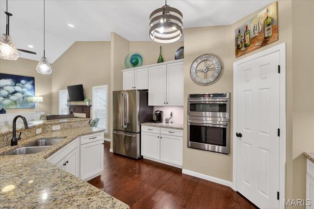 16129 Amber Vista Drive, Ellisville, MO 63021