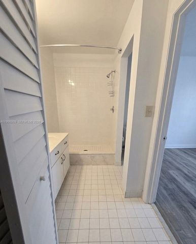 15515 N Miami Lakeway N 202-11, Miami Lakes, FL 33014