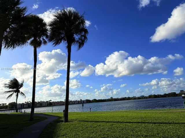 15515 N Miami Lakeway N 202-11, Miami Lakes, FL 33014