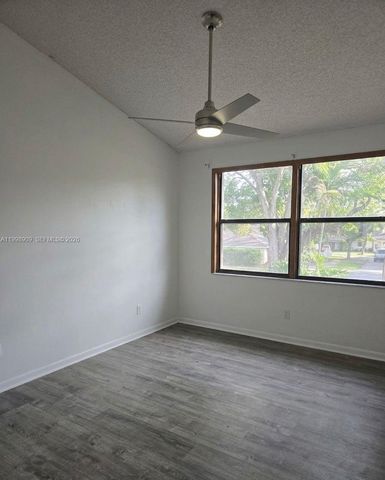 15515 N Miami Lakeway N 202-11, Miami Lakes, FL 33014