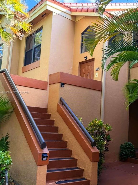 15515 N Miami Lakeway N 202-11, Miami Lakes, FL 33014