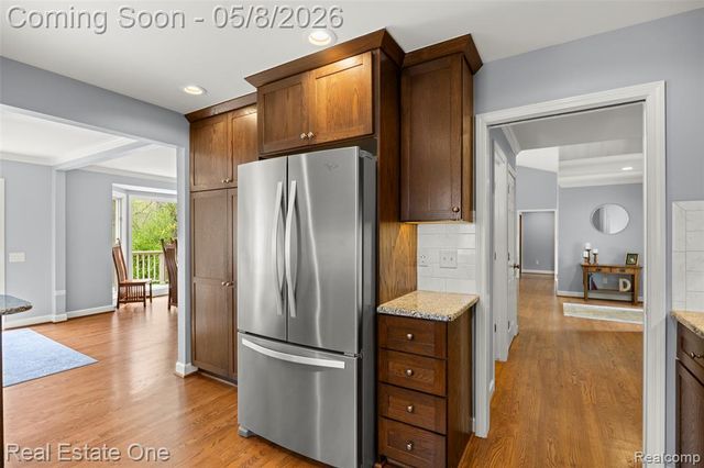 2527 Munster Road, Rochester Hills, MI 48309