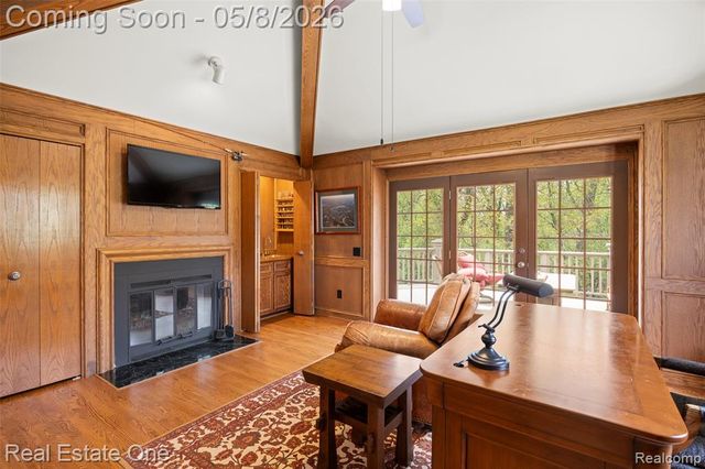 2527 Munster Road, Rochester Hills, MI 48309