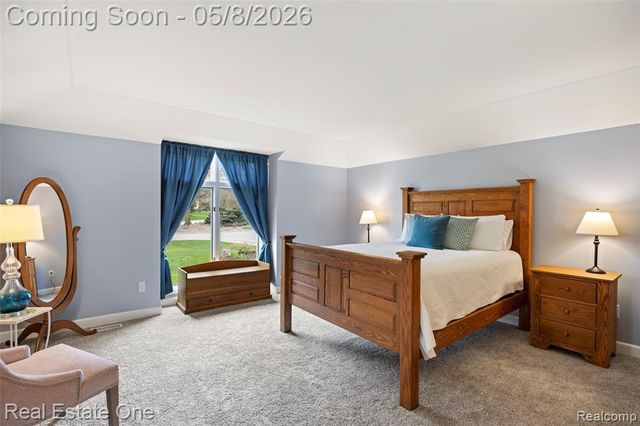 2527 Munster Road, Rochester Hills, MI 48309