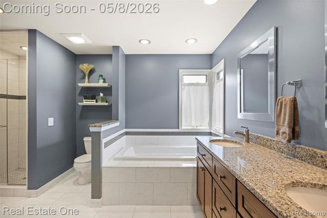 2527 Munster Road, Rochester Hills, MI 48309