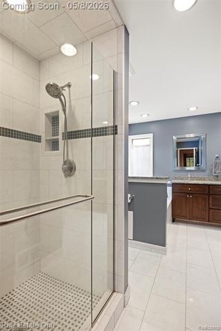 2527 Munster Road, Rochester Hills, MI 48309
