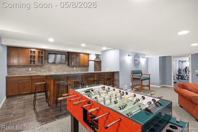 2527 Munster Road, Rochester Hills, MI 48309