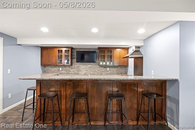 2527 Munster Road, Rochester Hills, MI 48309