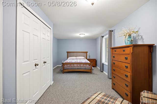 2527 Munster Road, Rochester Hills, MI 48309