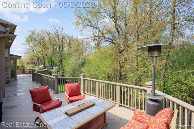 2527 Munster Road, Rochester Hills, MI 48309