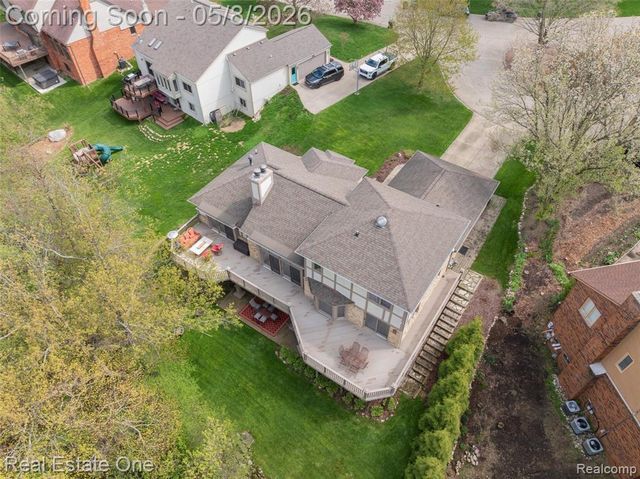 2527 Munster Road, Rochester Hills, MI 48309