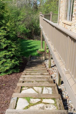 2527 Munster Road, Rochester Hills, MI 48309