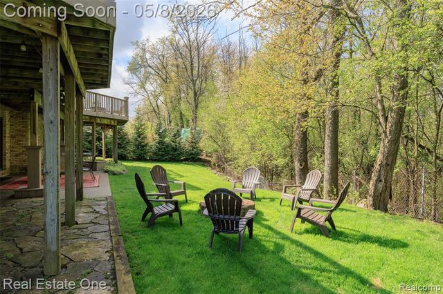 2527 Munster Road, Rochester Hills, MI 48309