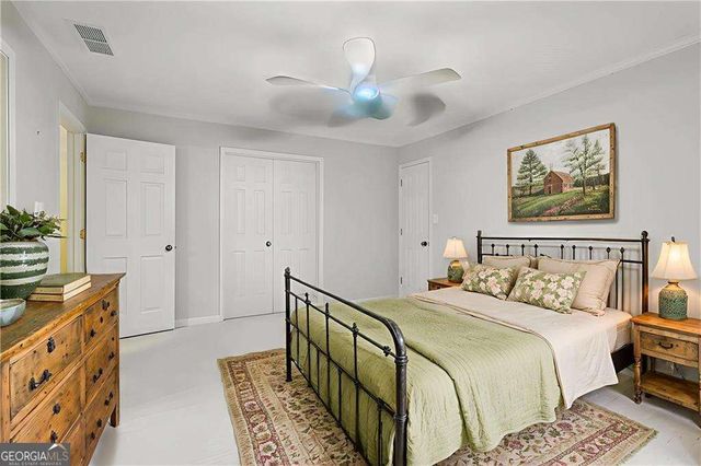 718 Haralson Drive SW, Lilburn, GA 30047