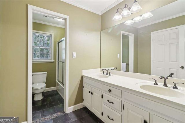 718 Haralson Drive SW, Lilburn, GA 30047