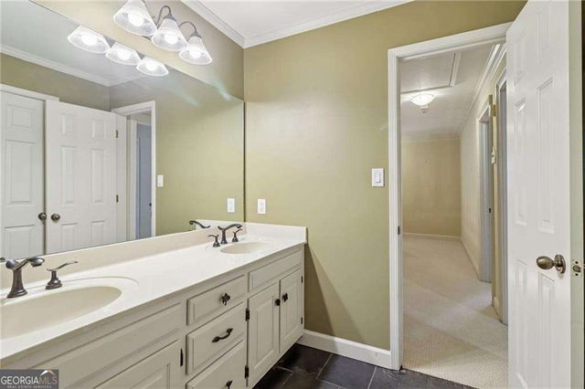 718 Haralson Drive SW, Lilburn, GA 30047