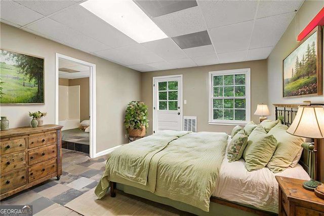 718 Haralson Drive SW, Lilburn, GA 30047