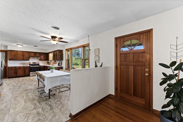 13767 CREST HILL RD, Flint Hill, VA 22627