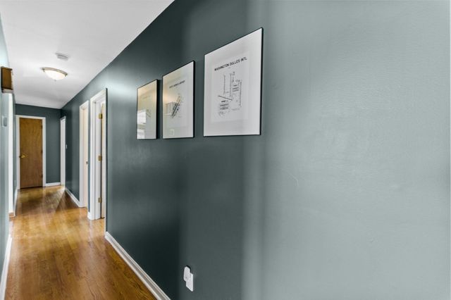 13767 CREST HILL RD, Flint Hill, VA 22627