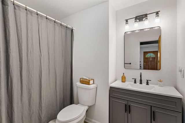 13767 CREST HILL RD, Flint Hill, VA 22627